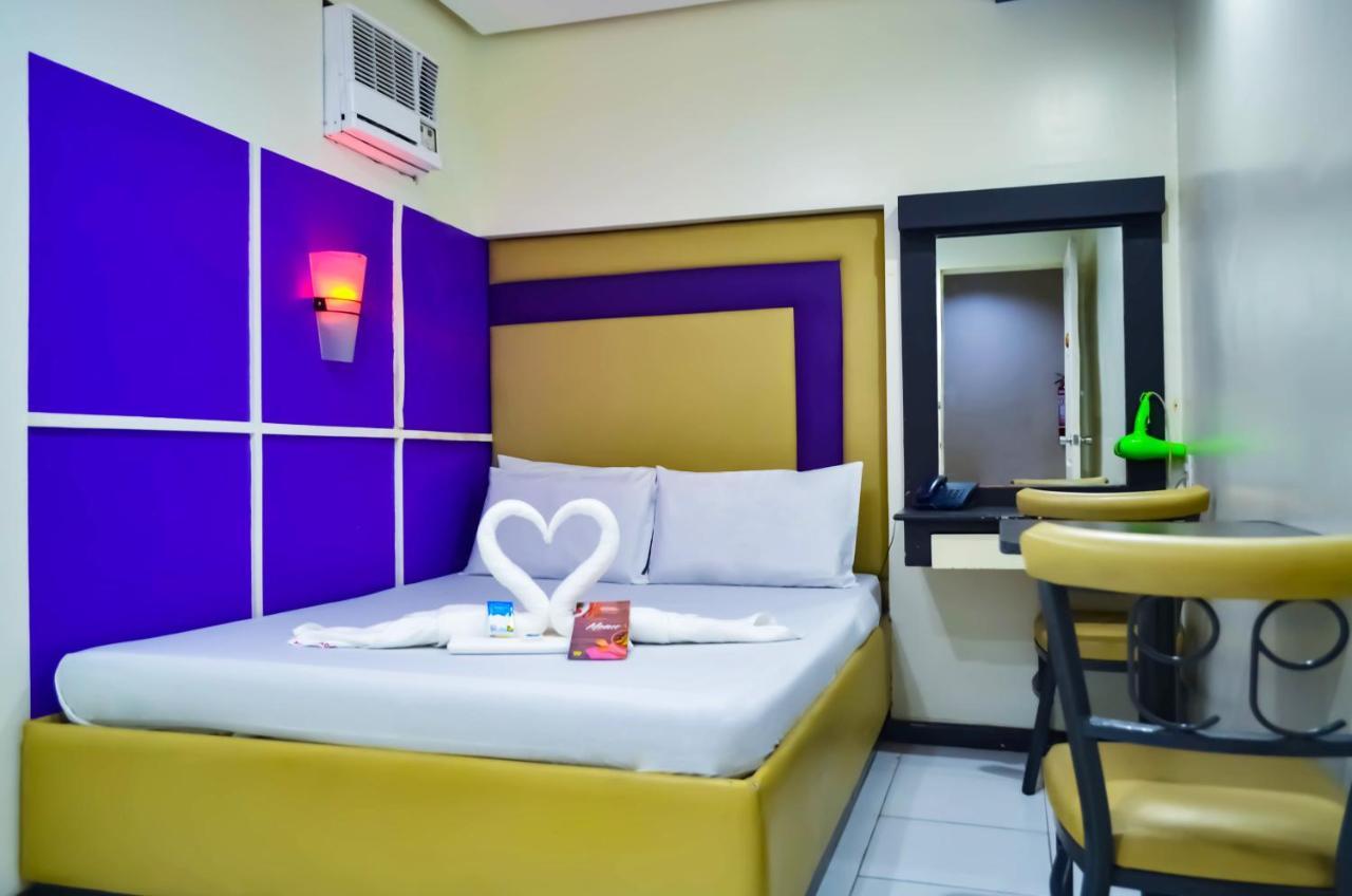 Hotel 99 Cubao Кесон-Сіті Екстер'єр фото