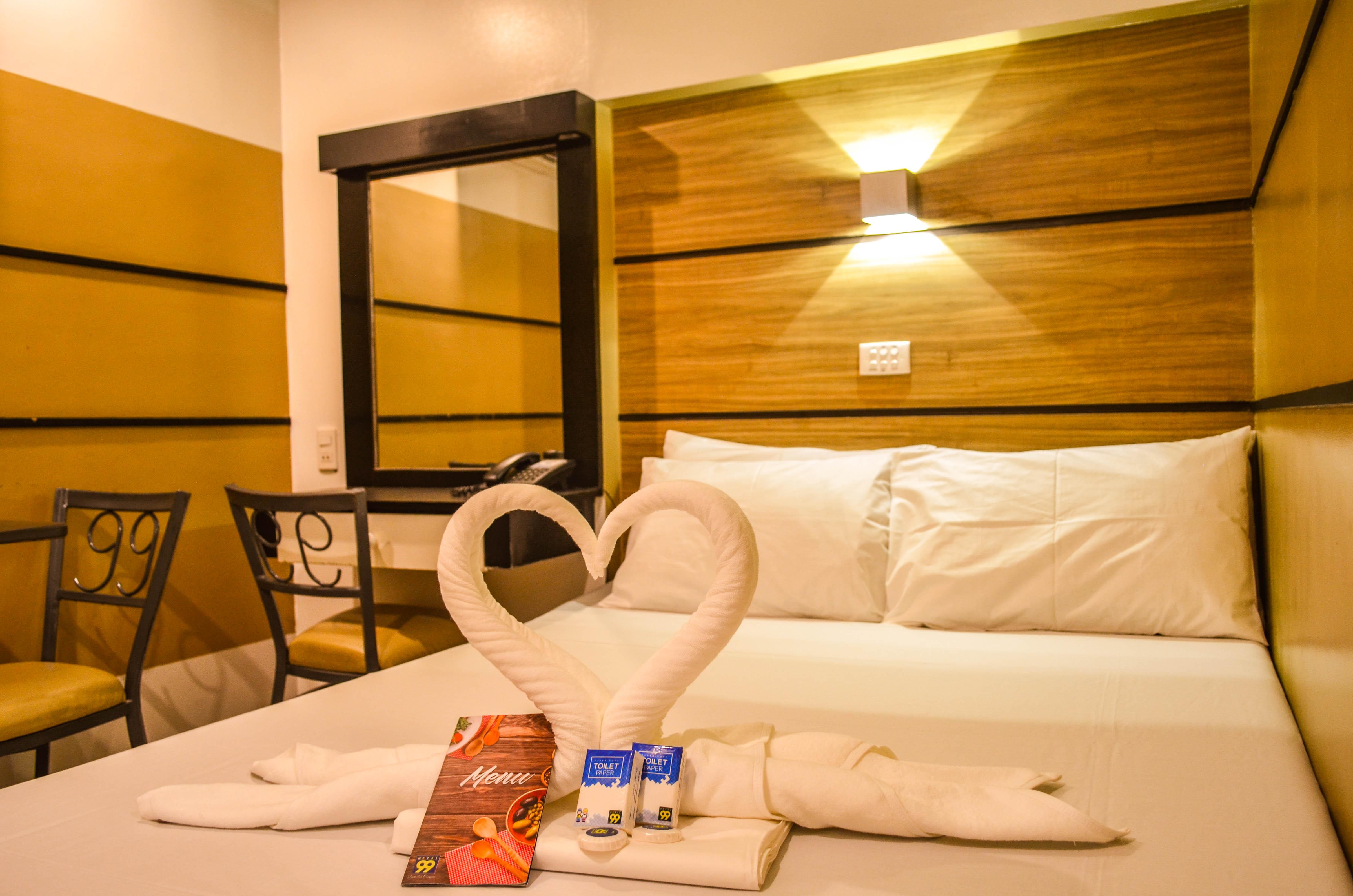 Hotel 99 Cubao Кесон-Сіті Екстер'єр фото
