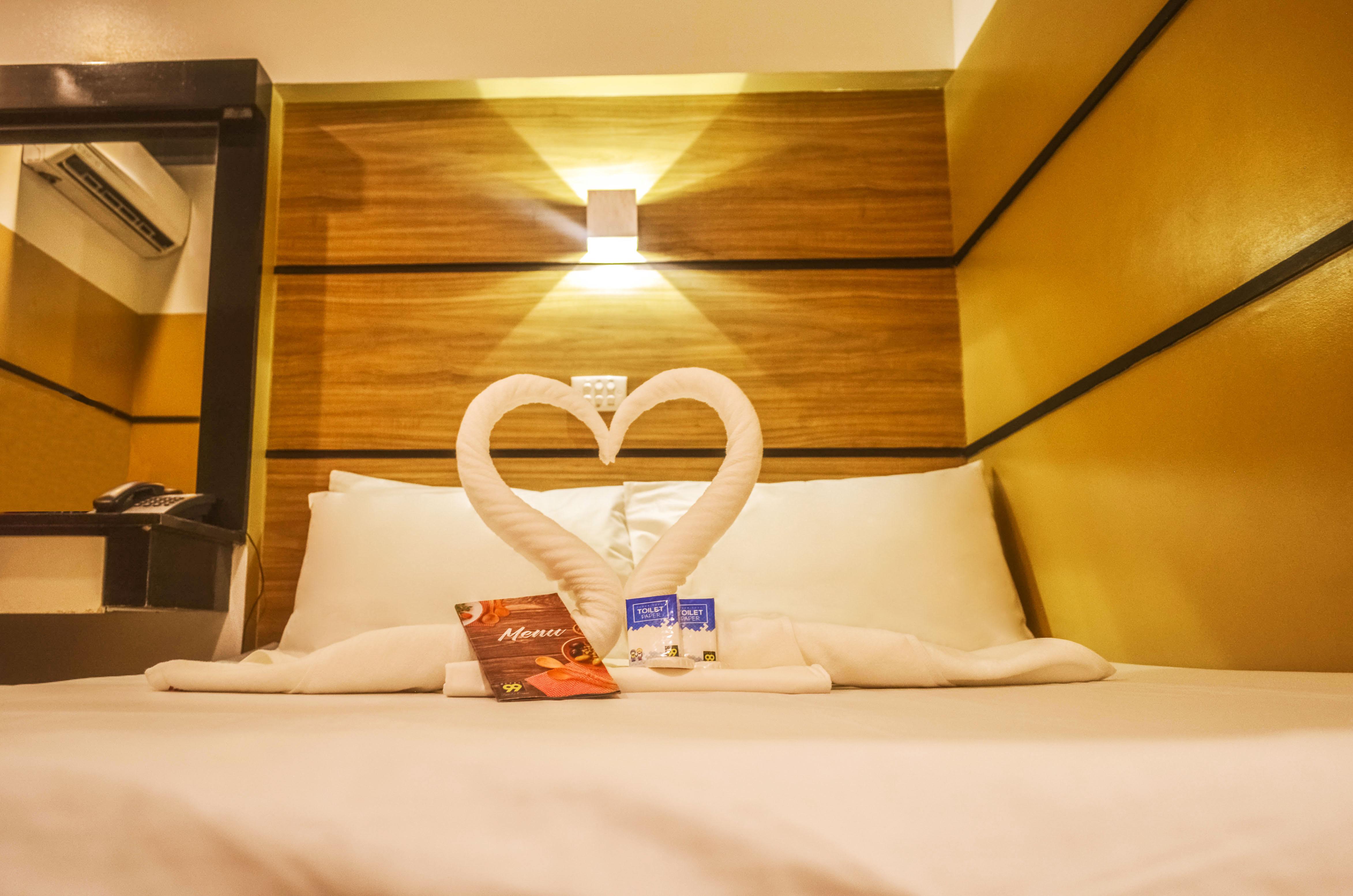 Hotel 99 Cubao Кесон-Сіті Екстер'єр фото