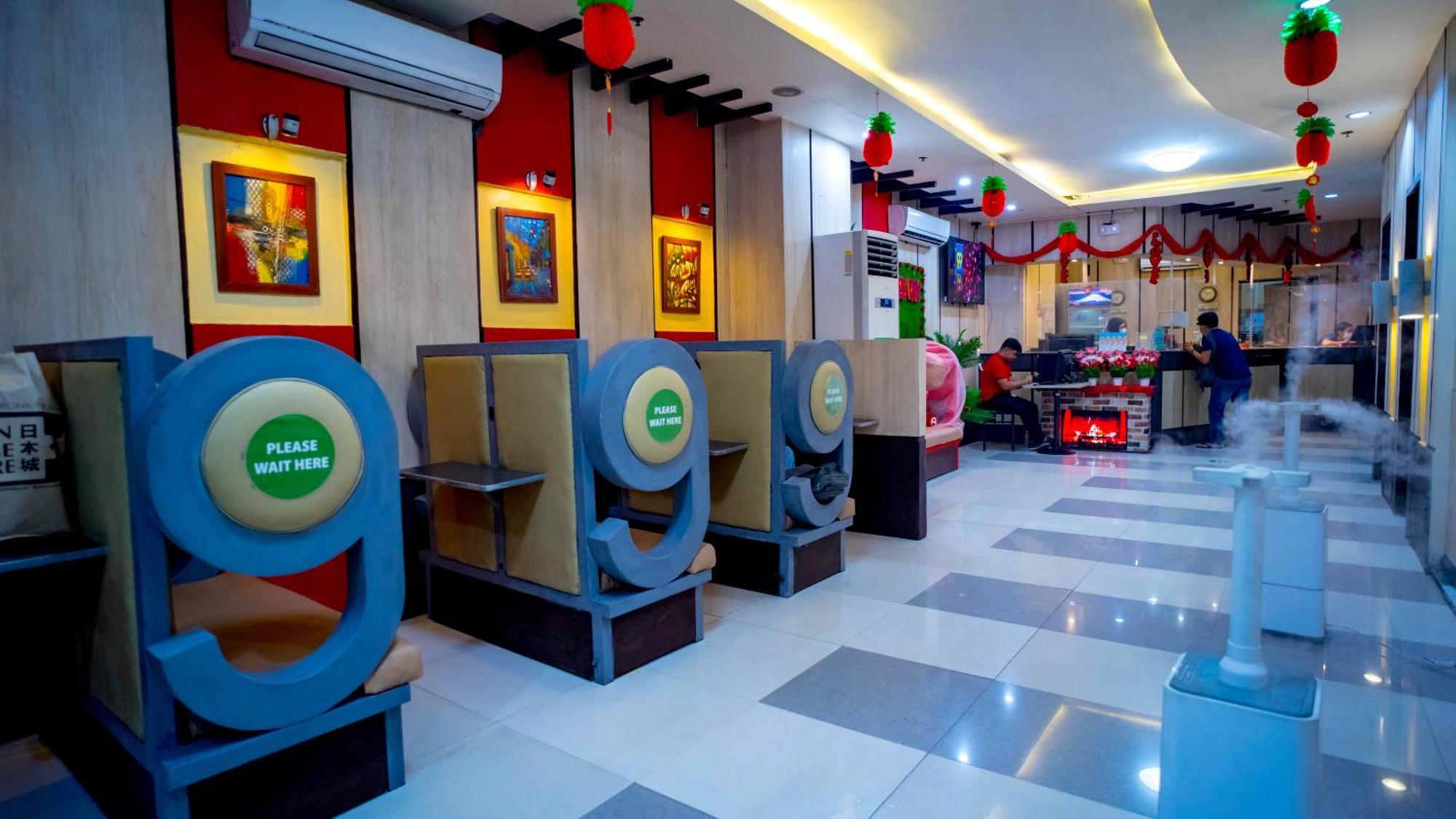 Hotel 99 Cubao Кесон-Сіті Екстер'єр фото