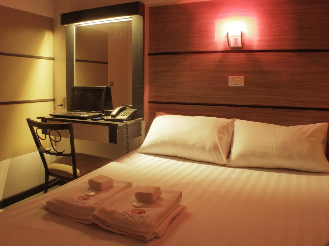 Hotel 99 Cubao Кесон-Сіті Екстер'єр фото