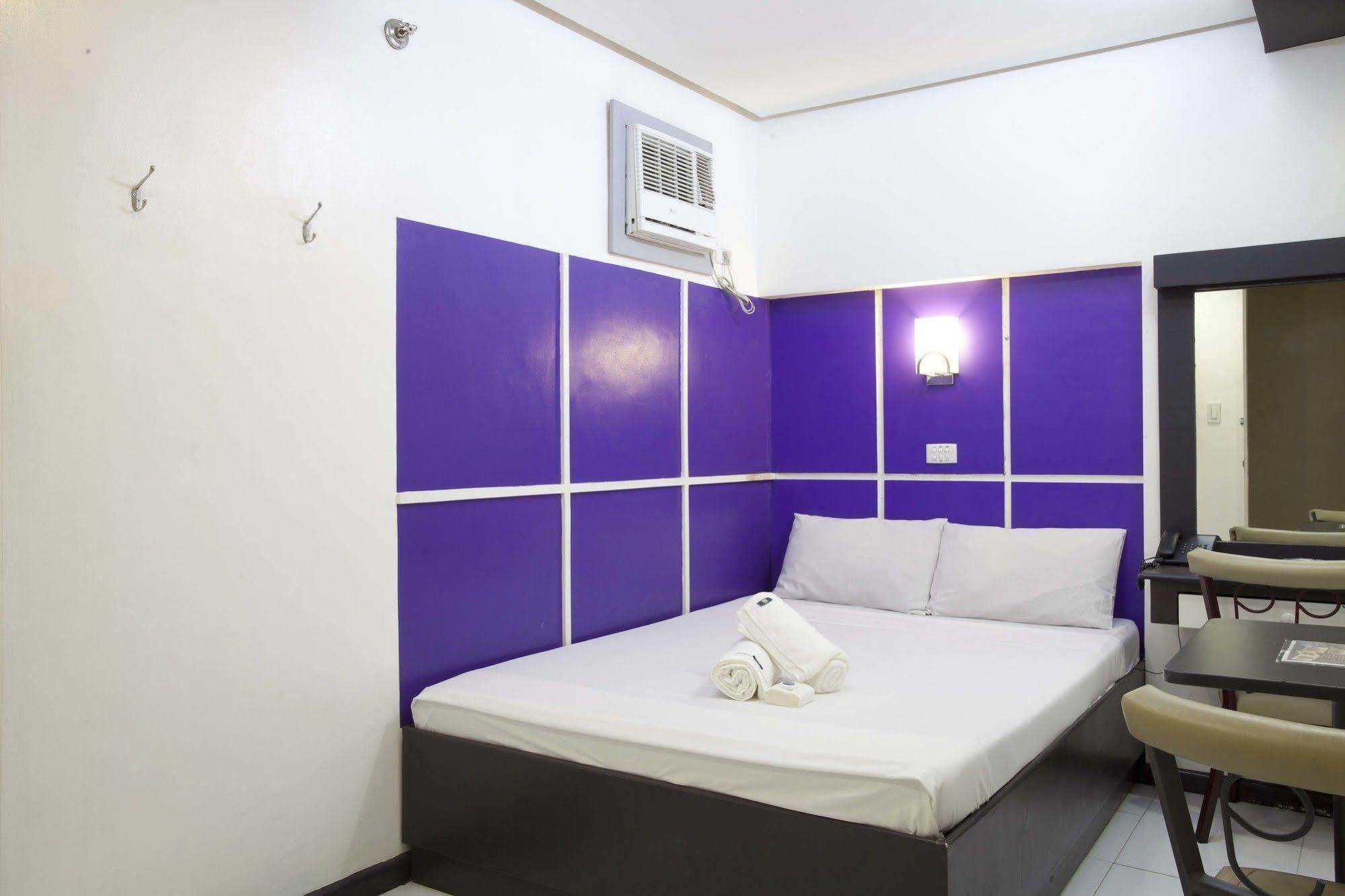 Hotel 99 Cubao Кесон-Сіті Екстер'єр фото