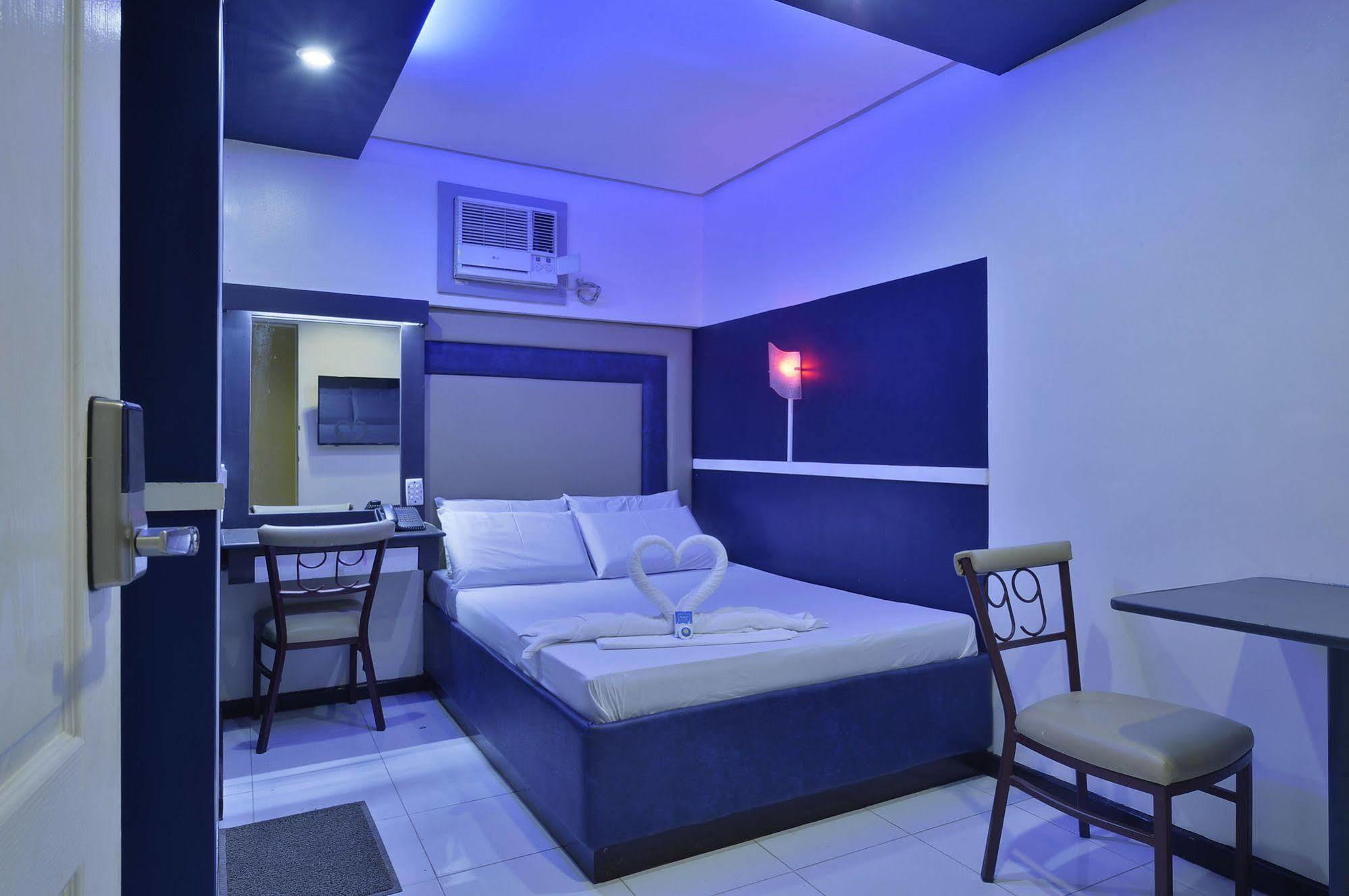 Hotel 99 Cubao Кесон-Сіті Екстер'єр фото