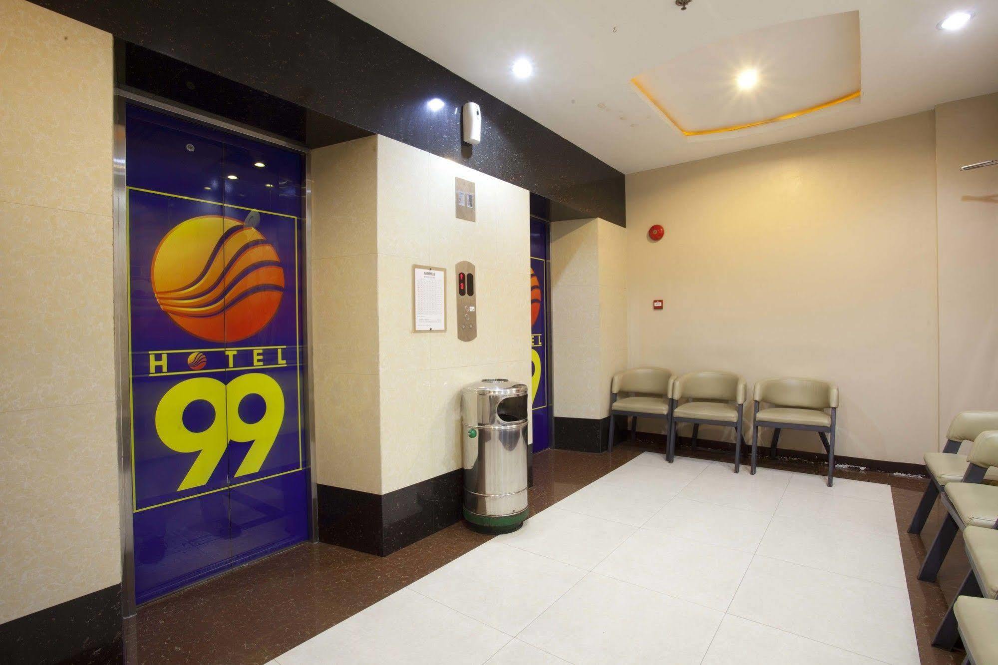 Hotel 99 Cubao Кесон-Сіті Екстер'єр фото